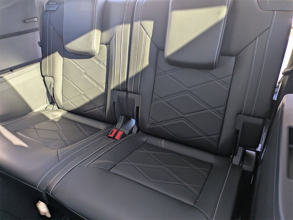 Used 2024 Volkswagen Atlas SE image 31