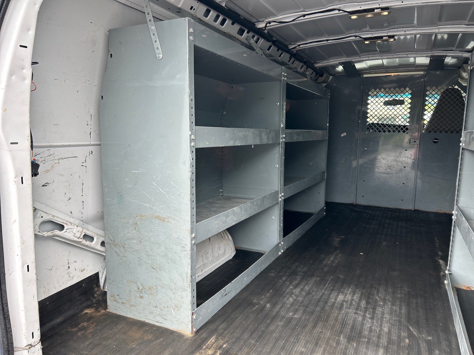 Used 2020 Chevrolet Express 3500 Extended RWD image 12