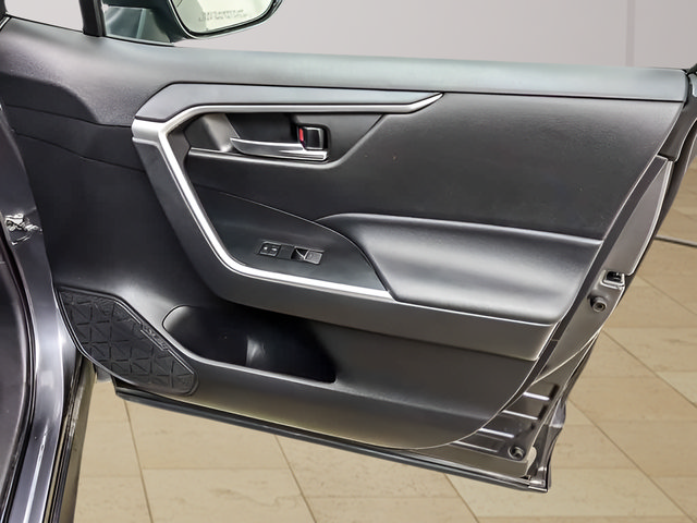 Certified 2022 Toyota RAV4 XLE AWD/4WD image 25