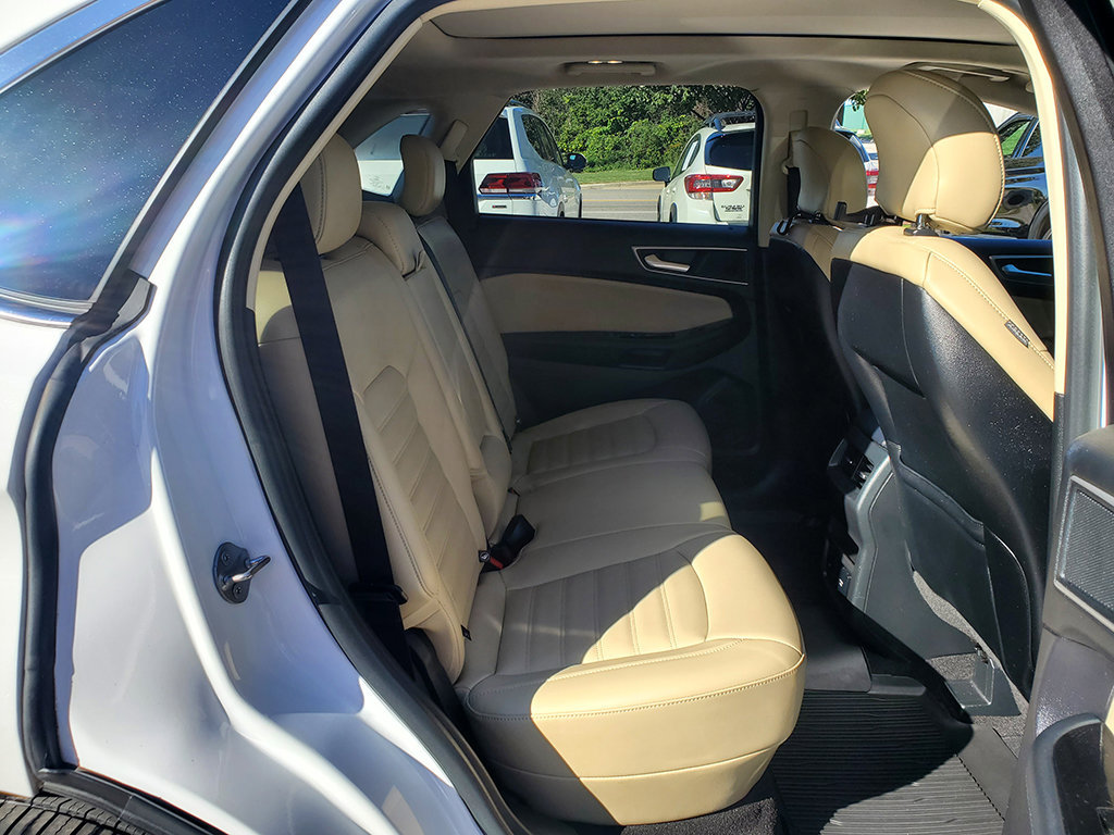 Certified 2019 Ford Edge SEL w/ Equipment Group 201A AWD/4WD image 18