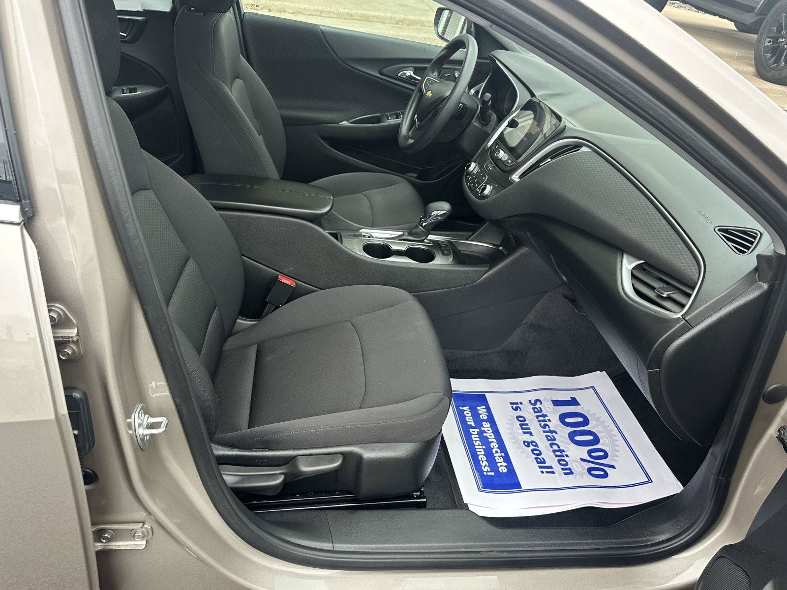 Used 2025 Chevrolet Malibu LT FWD image 21
