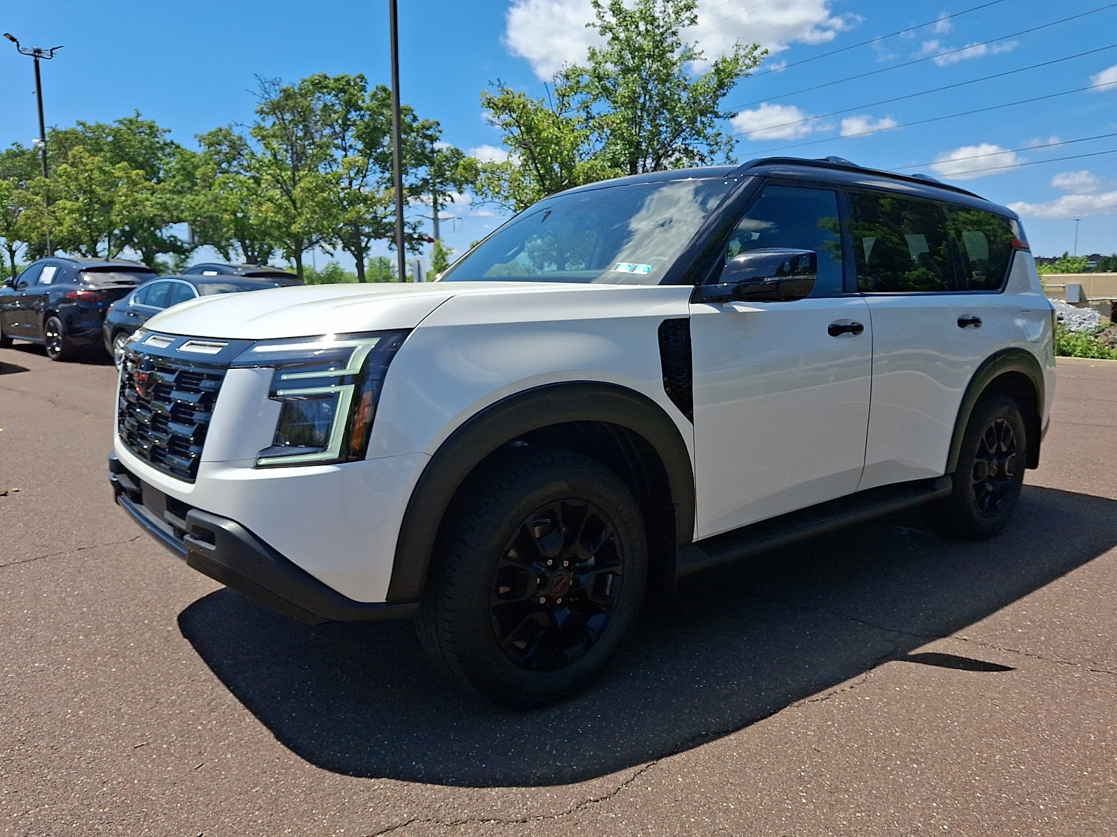 Used 2026 Nissan Armada PRO-4X w/ Captain's Chari Seat Package AWD/4WD image 3