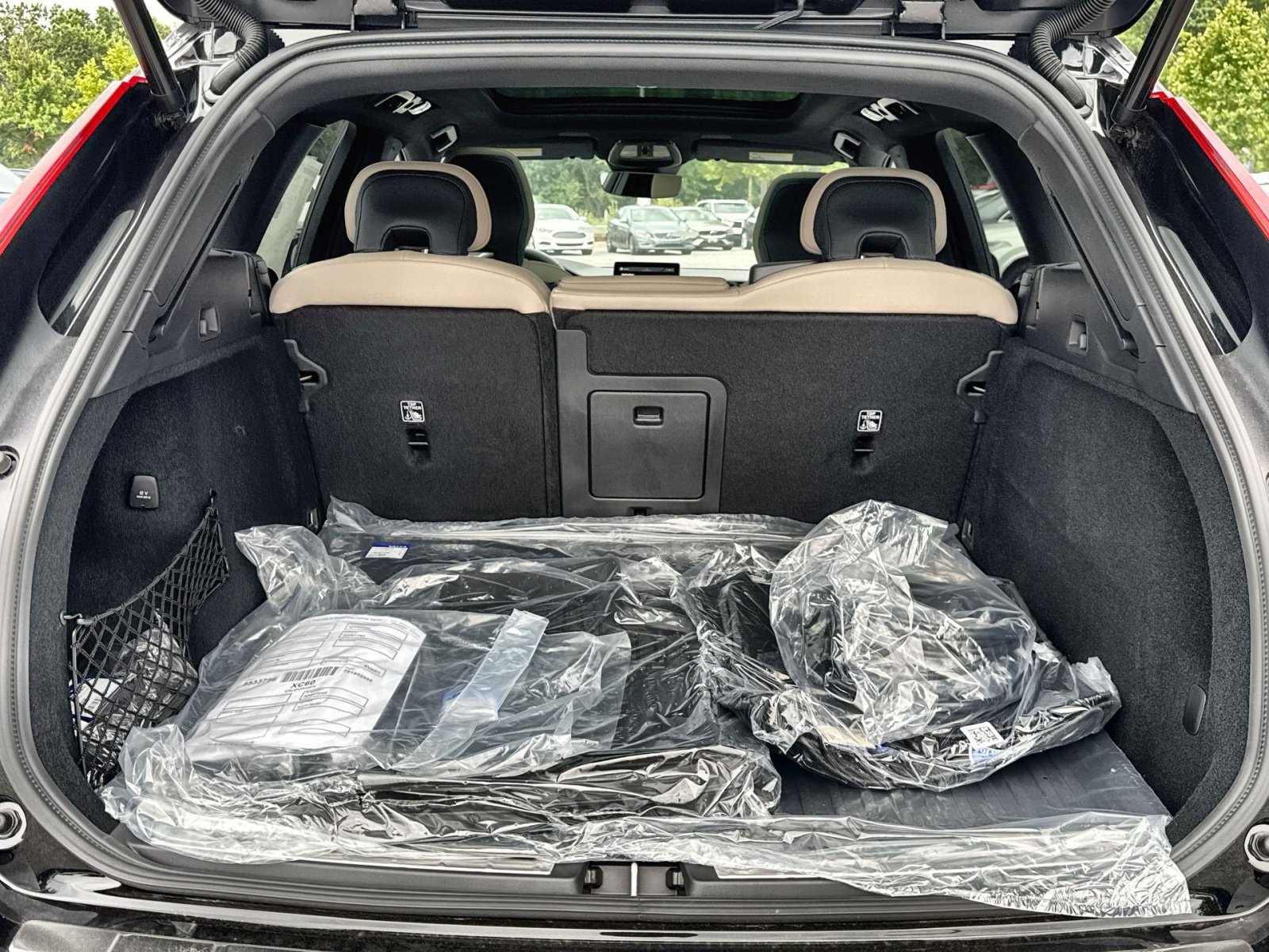 New 2026 Volvo XC60 T8 Plus w/ Protection Package Premier AWD/4WD image 26