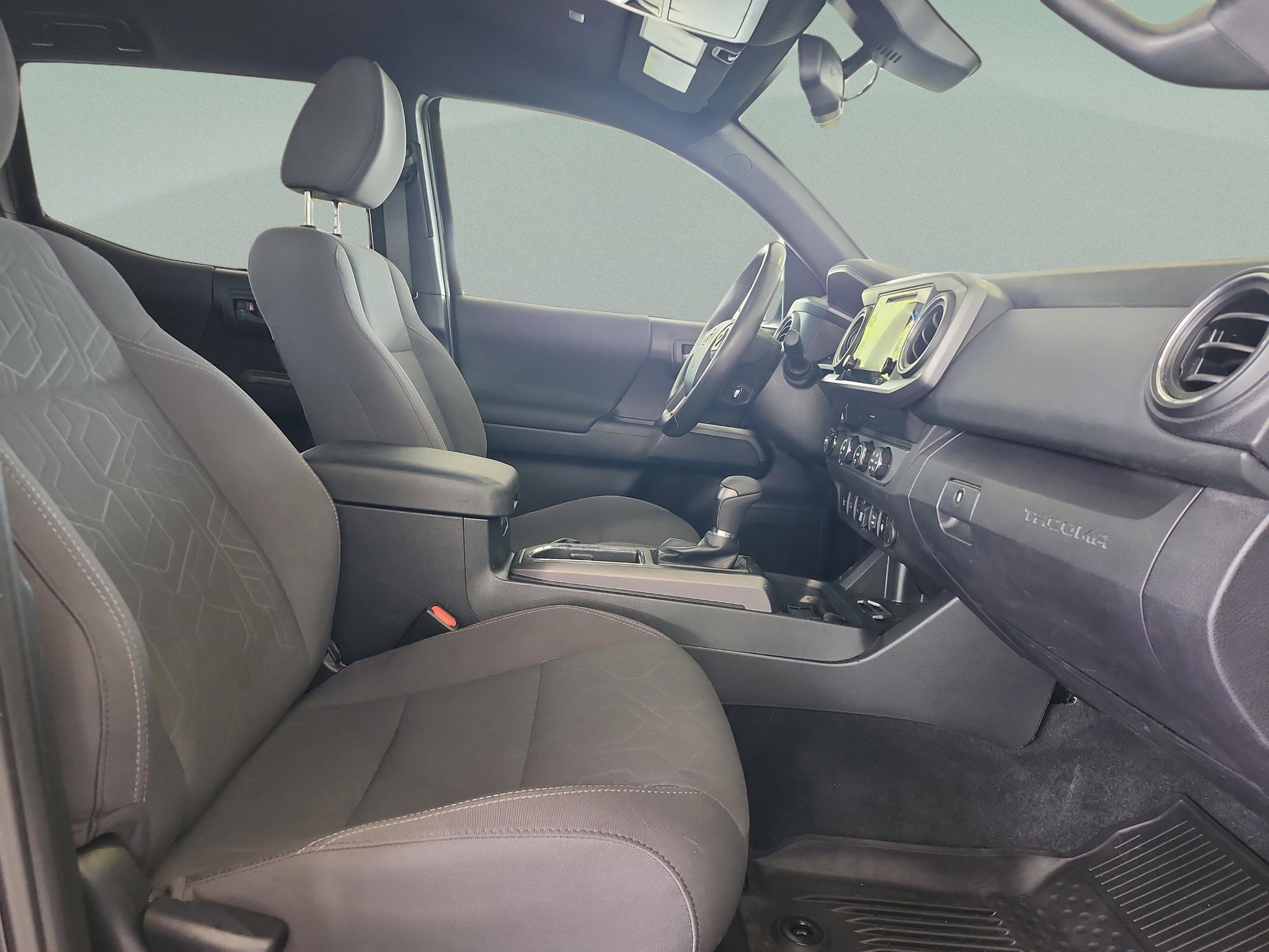 Used 2019 Toyota Tacoma TRD Sport w/ Technology Package AWD/4WD image 19