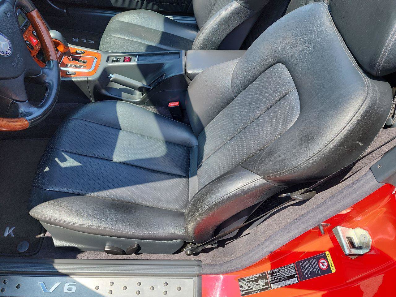 Used 2003 Mercedes-Benz SLK 320 image 4