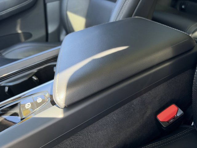 Used 2022 Volvo XC60 B6 Inscription w/ Protection Package Premier AWD/4WD image 30