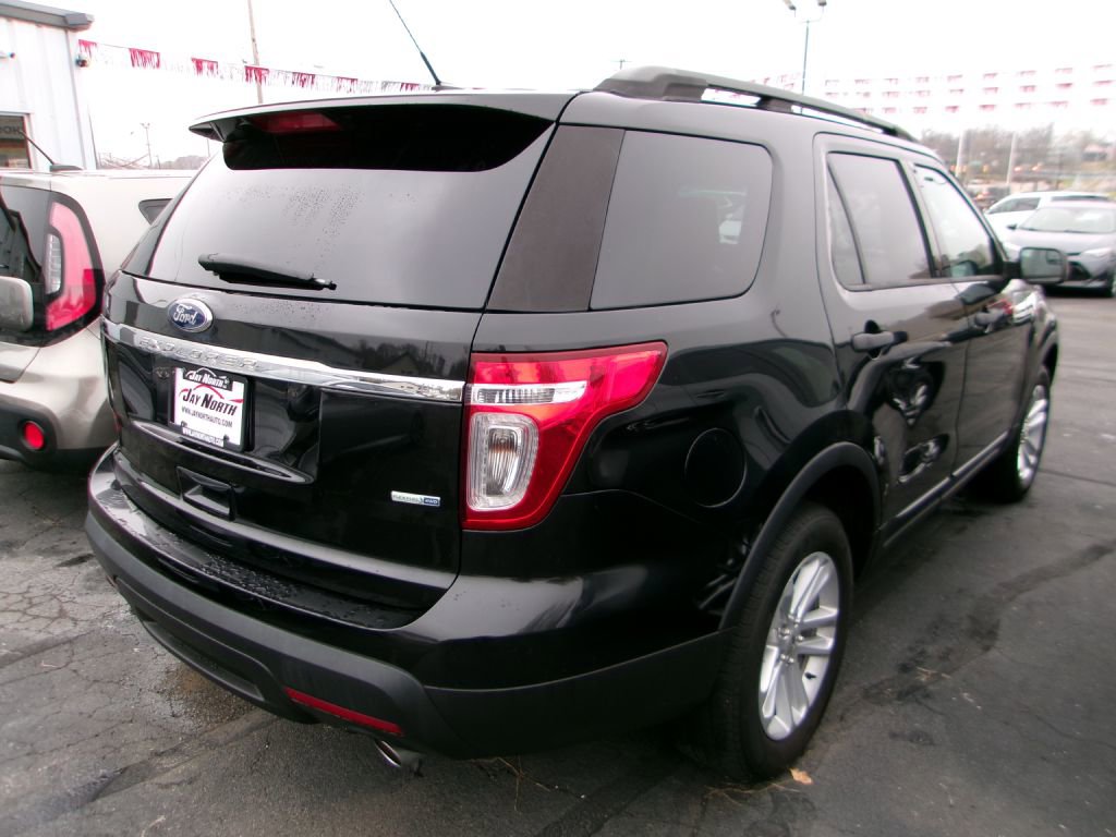Used 2015 Ford Explorer 4WD image 3