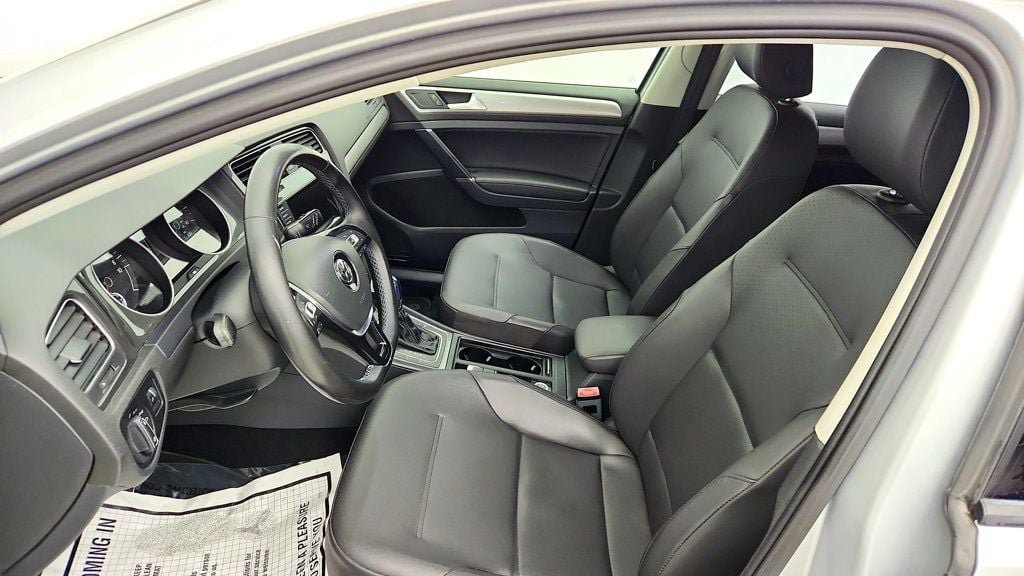 Used 2015 Volkswagen e-Golf SEL Premium FWD image 17