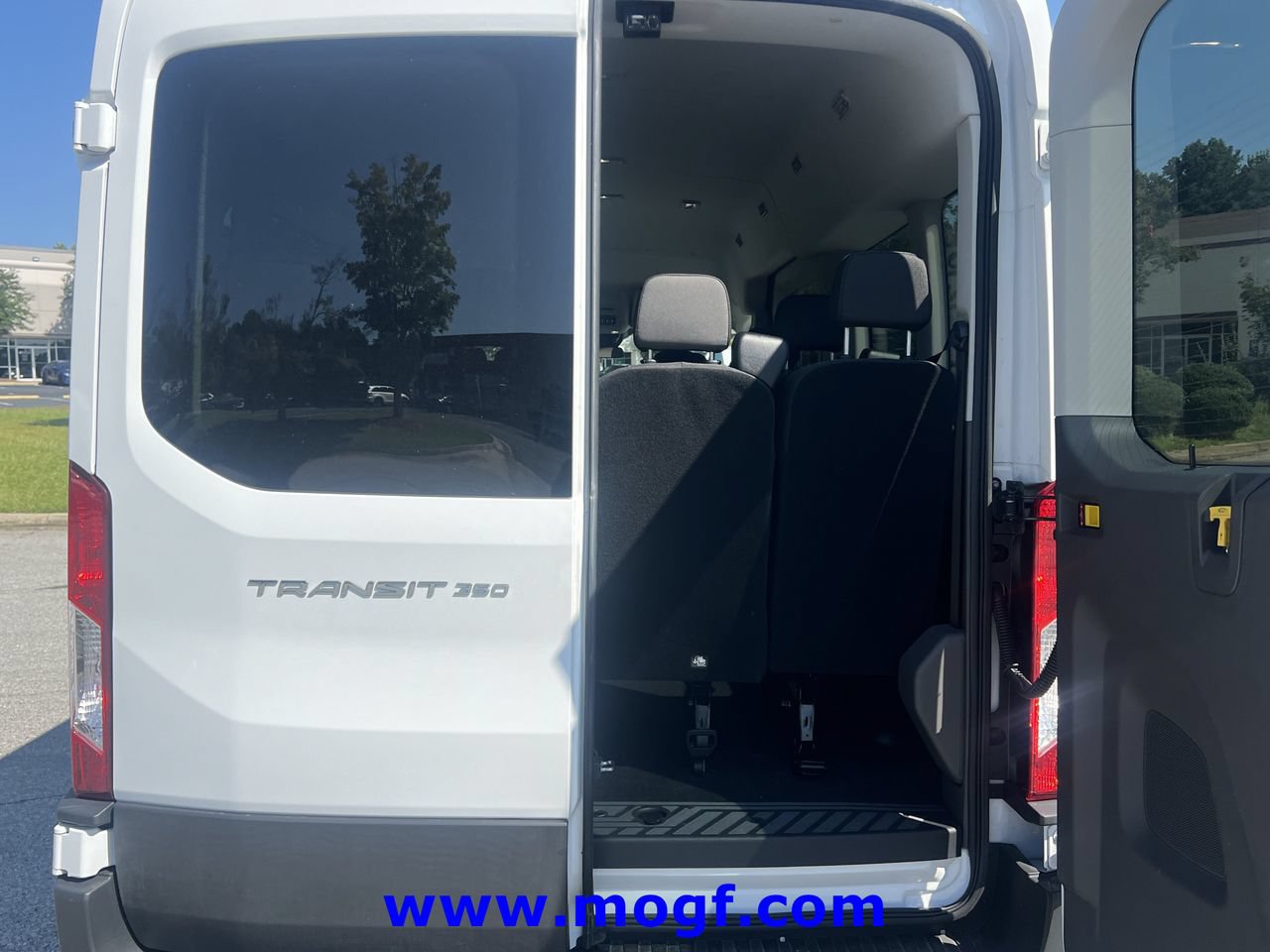 Used 2025 Ford Transit 350 XLT RWD image 18
