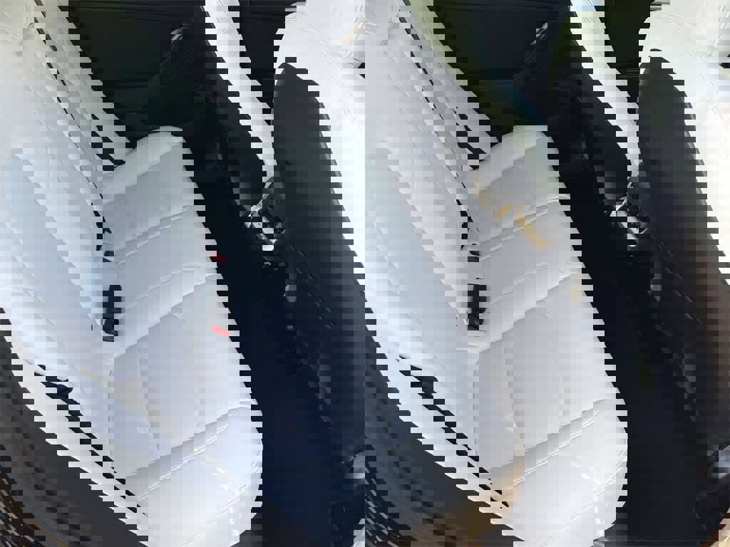 Used 2022 Tesla Model 3 Performance image 14