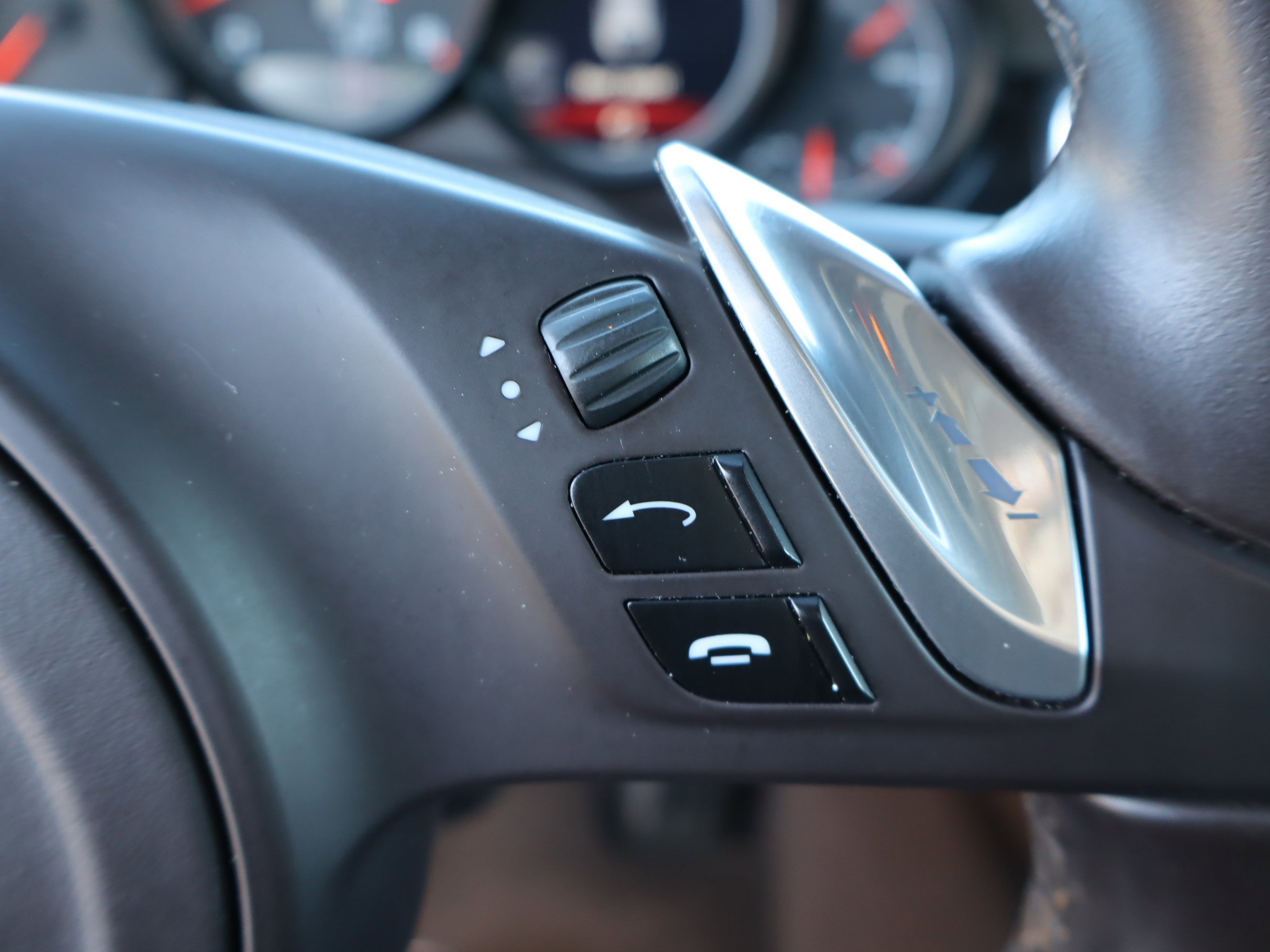 Used 2013 Porsche Panamera 4 image 21