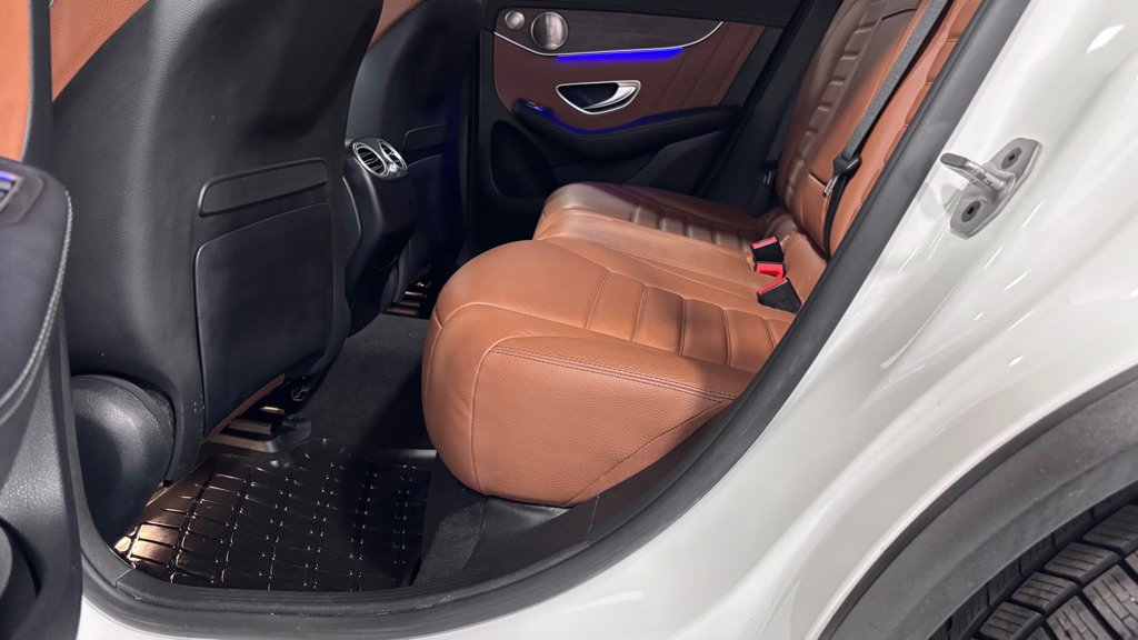 Used 2021 Mercedes-Benz GLC 43 AMG 4MATIC image 21