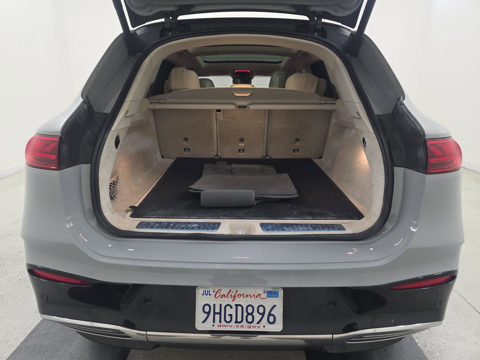 Used 2023 Mercedes-Benz EQS 580 4MATIC SUV image 8