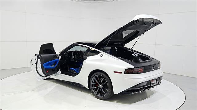 Certified 2024 Nissan Z Performance w/ Floor Mat Package RWD image 30