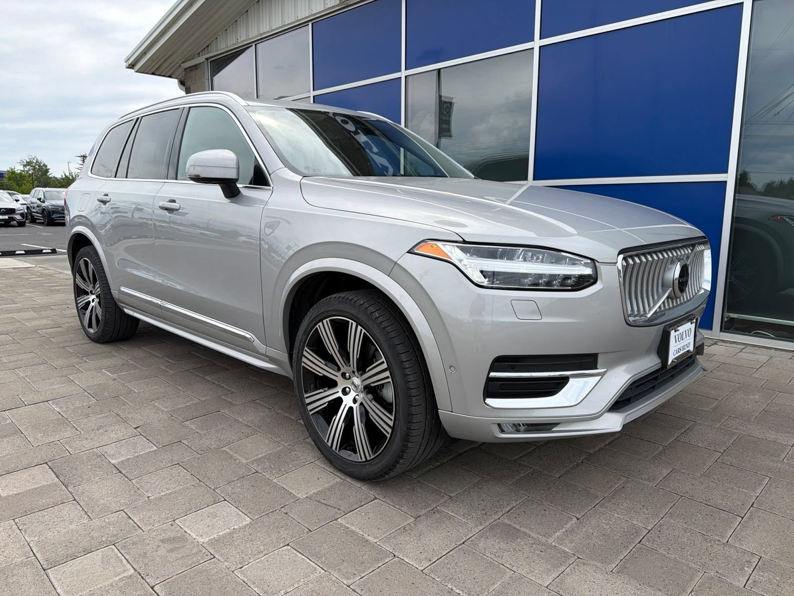 Used 2023 Volvo XC90 B6 Ultimate w/ Lounge Package AWD/4WD image 2