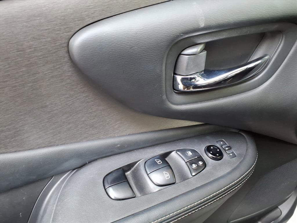 Used 2022 Nissan Murano SV w/ SV Midnight Edition Package image 12