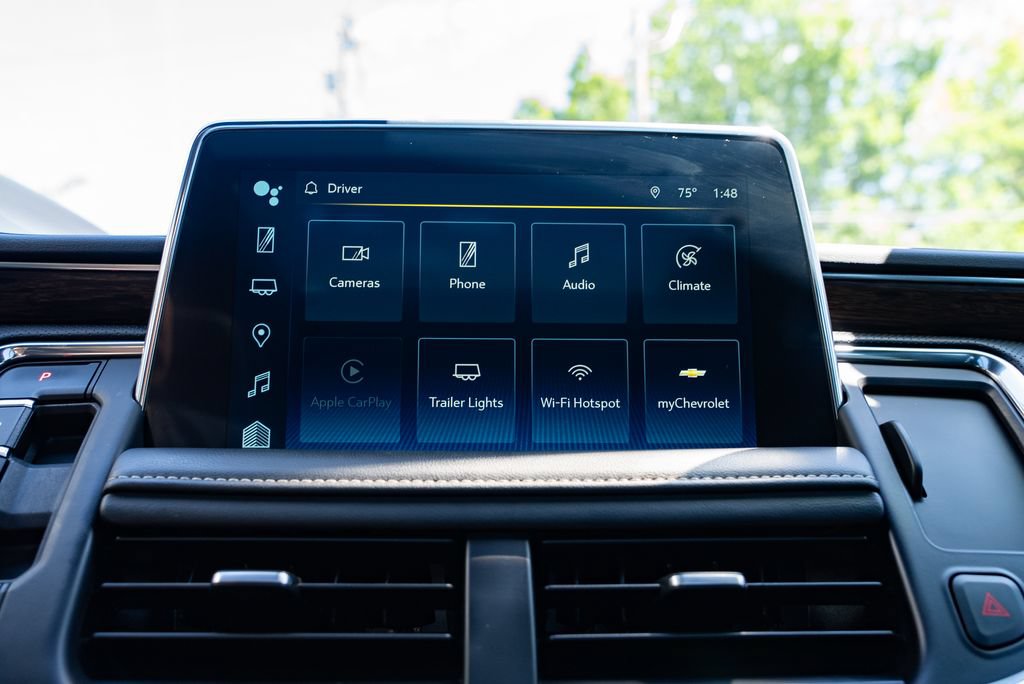 Used 2022 Chevrolet Suburban Premier AWD/4WD image 17