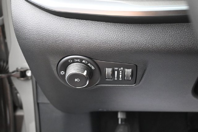 New 2026 Jeep Compass Limited w/ Sun, Sound & Navigation Group AWD/4WD image 29