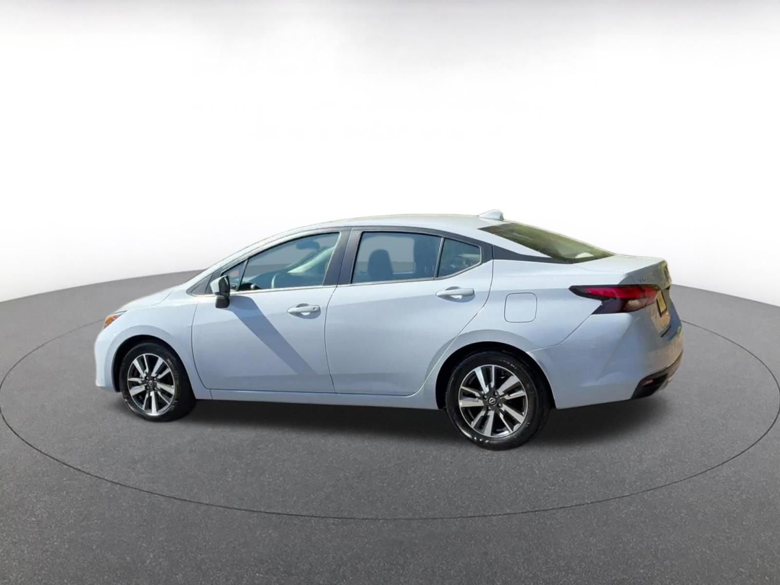 Used 2025 Nissan Versa SV image 10