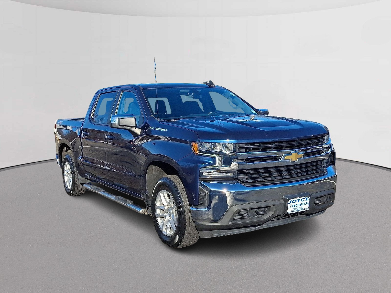 Used 2021 Chevrolet Silverado 1500 LT image 2