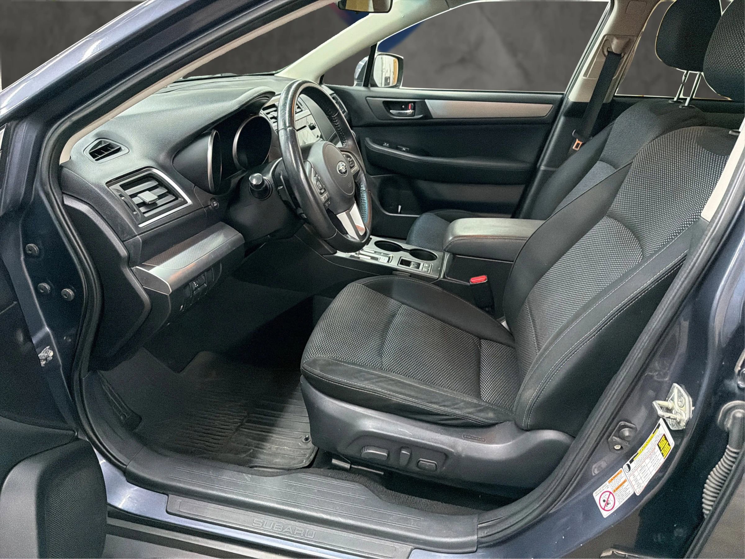 Used 2017 Subaru Outback 2.5i Premium AWD/4WD image 9