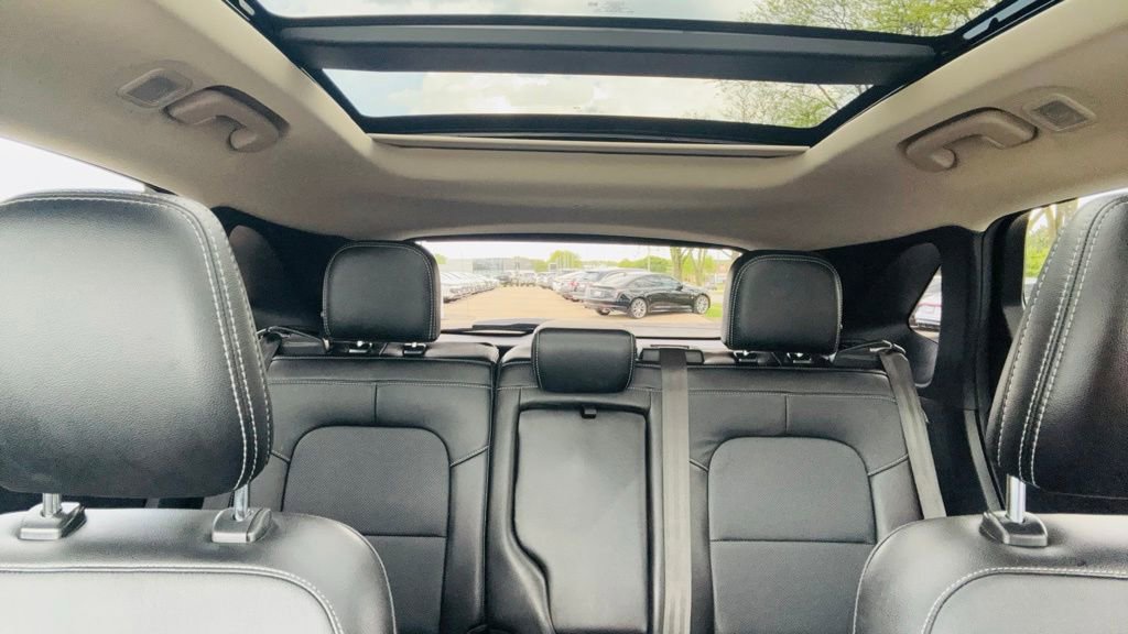 Used 2020 Ford Escape Titanium w/ Titanium Premium Package 2.0 FWD image 9