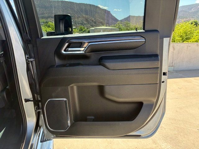 Used 2024 Chevrolet Silverado 3500 LTZ image 17