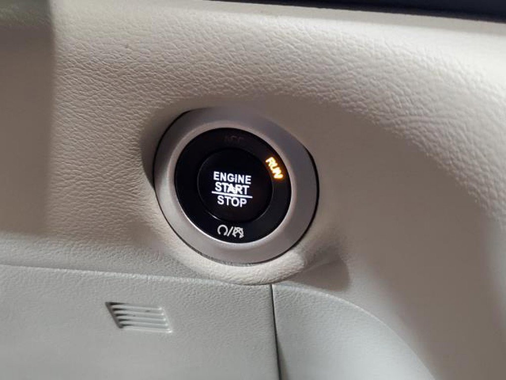 Used 2020 Chrysler Pacifica Touring-L Plus image 28