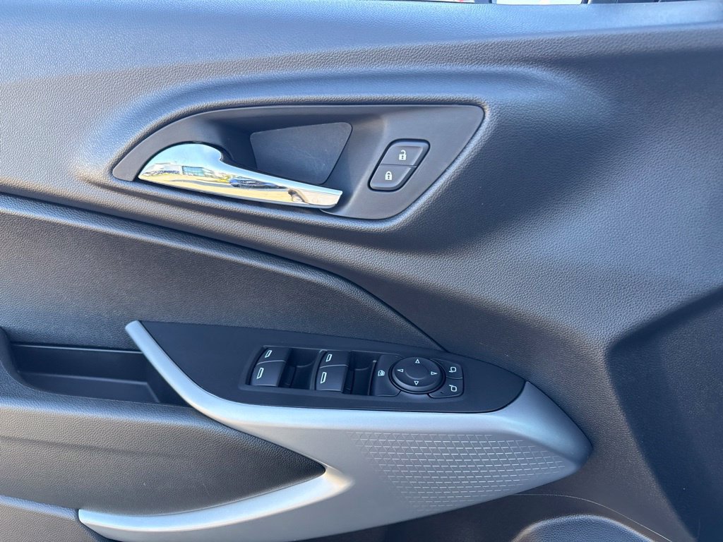 Used 2024 Chevrolet Trax LS w/ LS Convenience Package FWD image 25