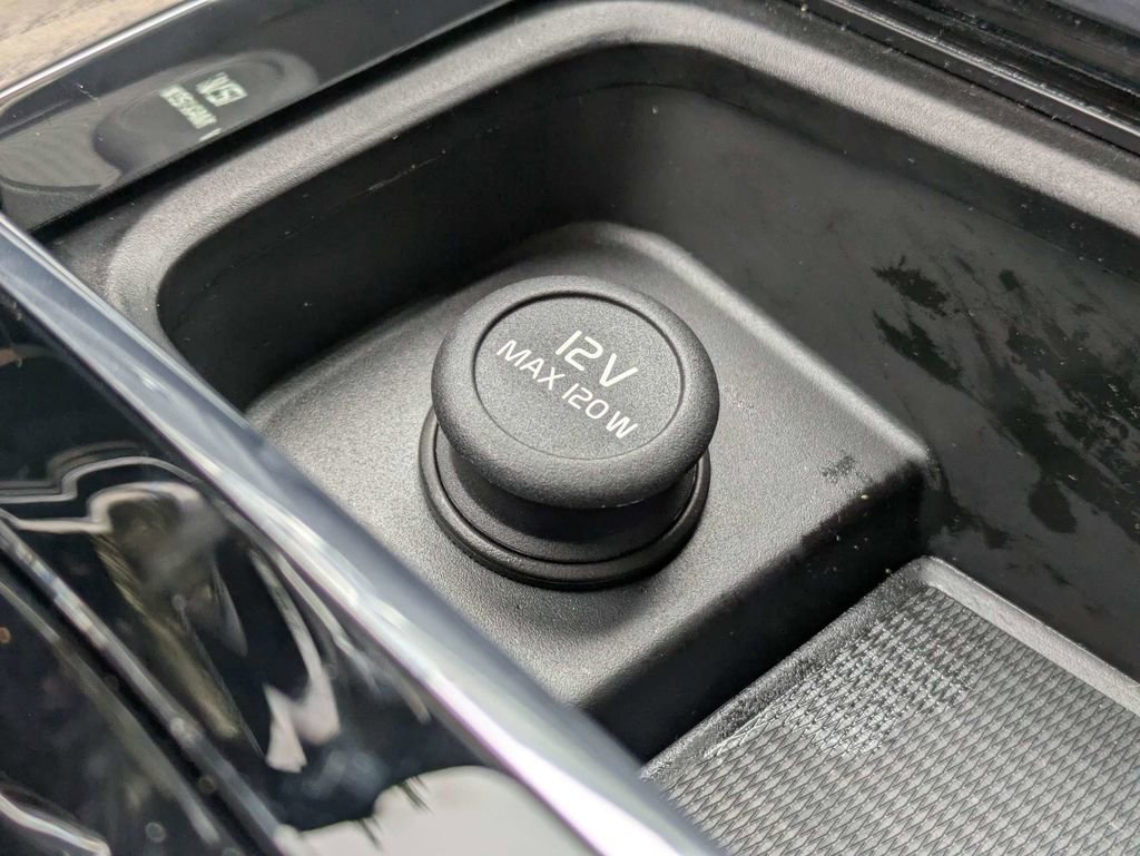 Certified 2023 Volvo S90 B6 Ultimate w/ Protection Package Premier image 28