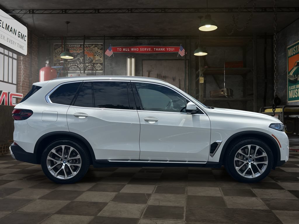 Used 2025 BMW X5 xDrive50e AWD/4WD image 8