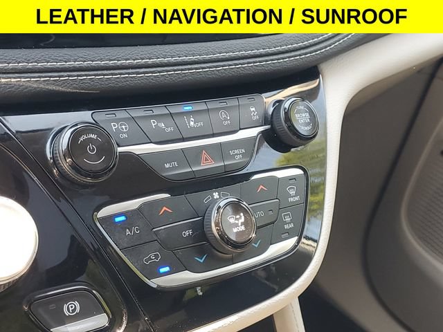 Used 2022 Chrysler Pacifica Limited FWD image 31
