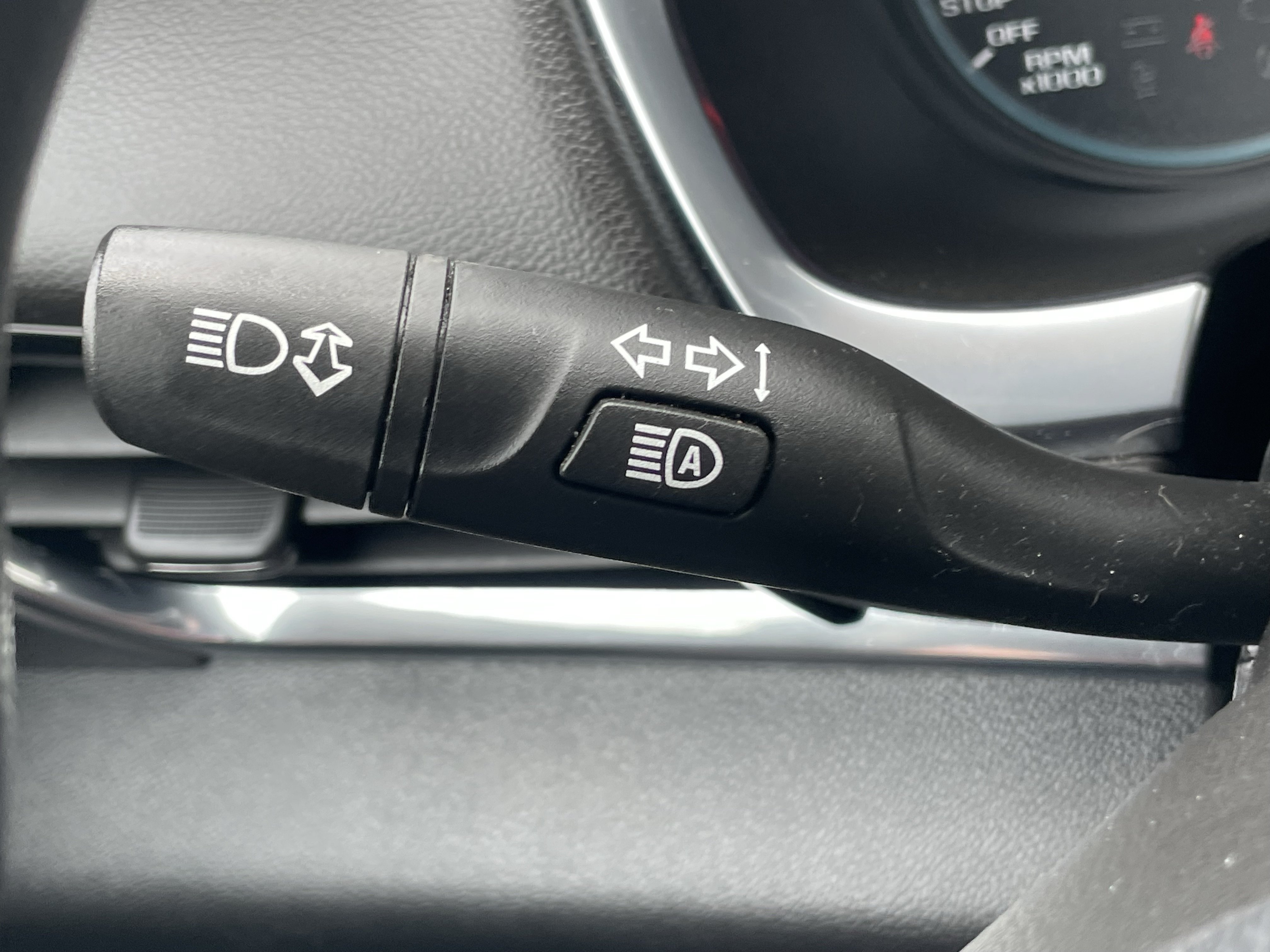 Used 2020 Chevrolet Traverse LS AWD/4WD image 17