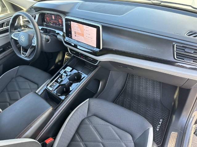 Certified 2024 Volkswagen Atlas Peak Edition SE AWD/4WD image 34