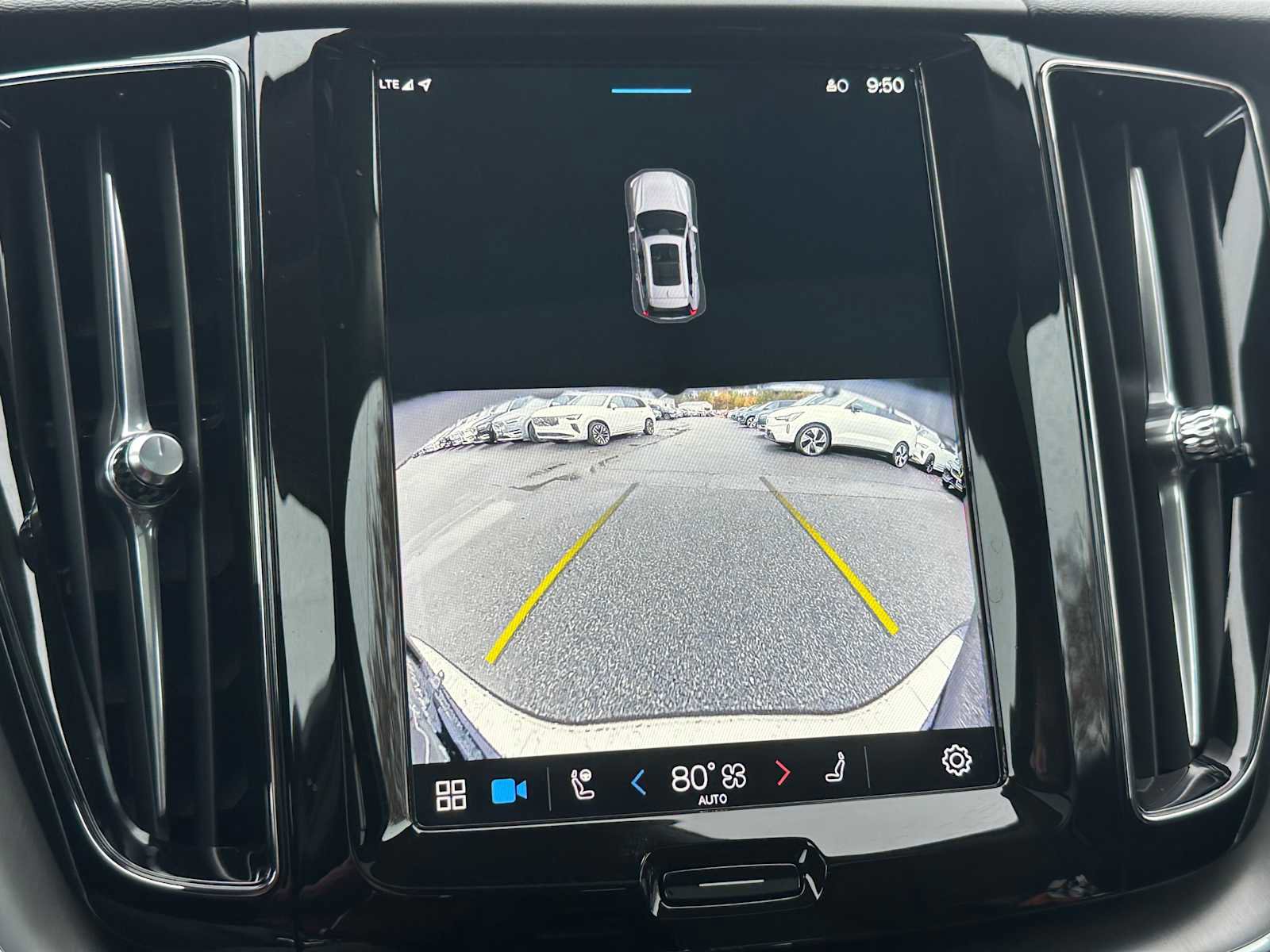 Used 2025 Volvo XC60 B5 Core w/ Protection Package Premier image 26