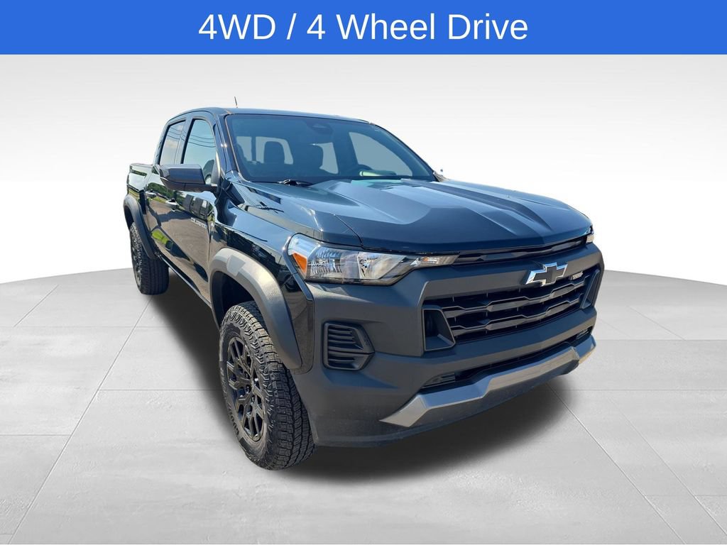 Used 2025 Chevrolet Colorado Trail Boss AWD/4WD image 8