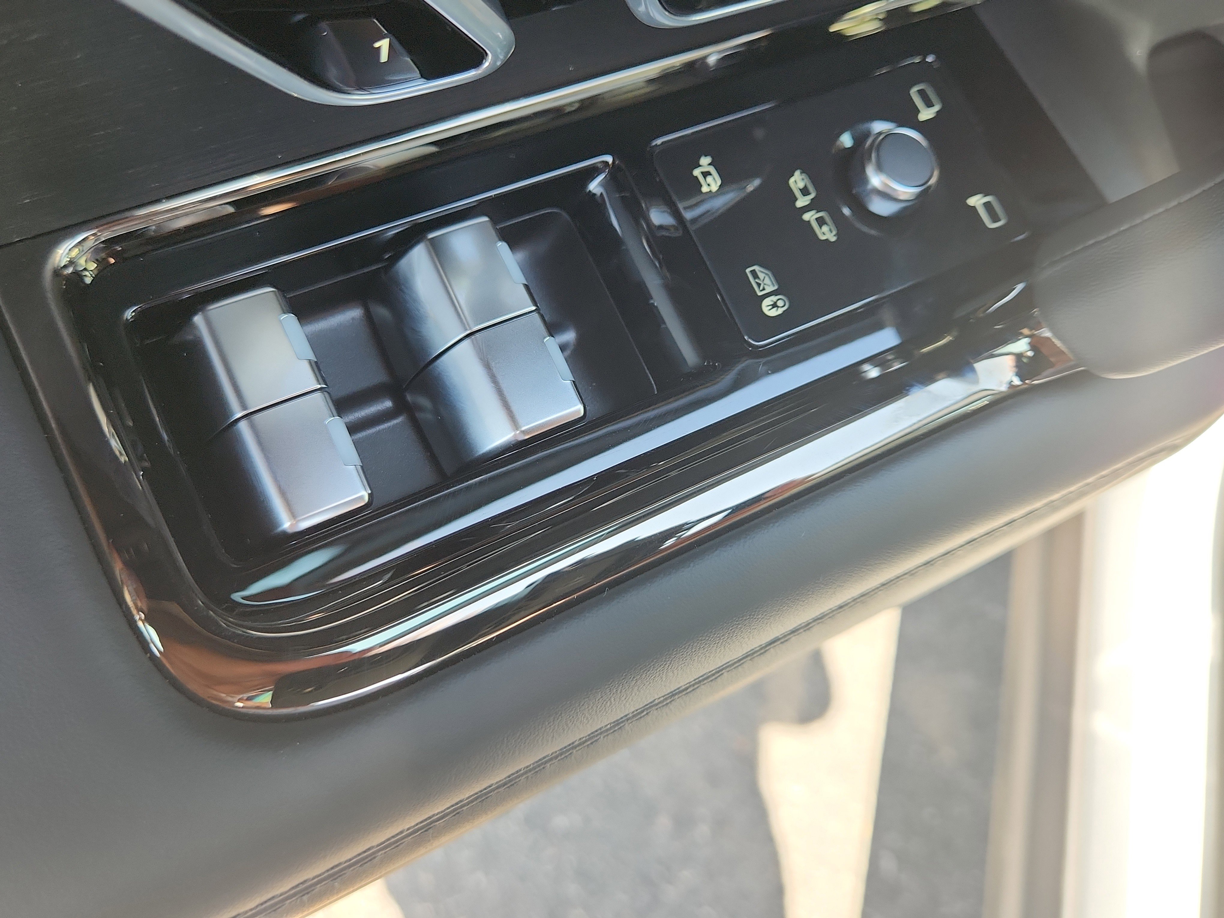 New 2025 Land Rover Range Rover Sport Autobiography image 9