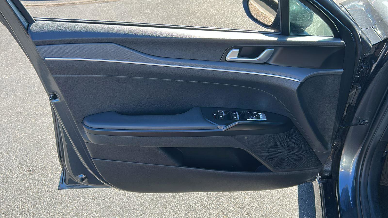 Used 2023 Kia K5 LXS image 7