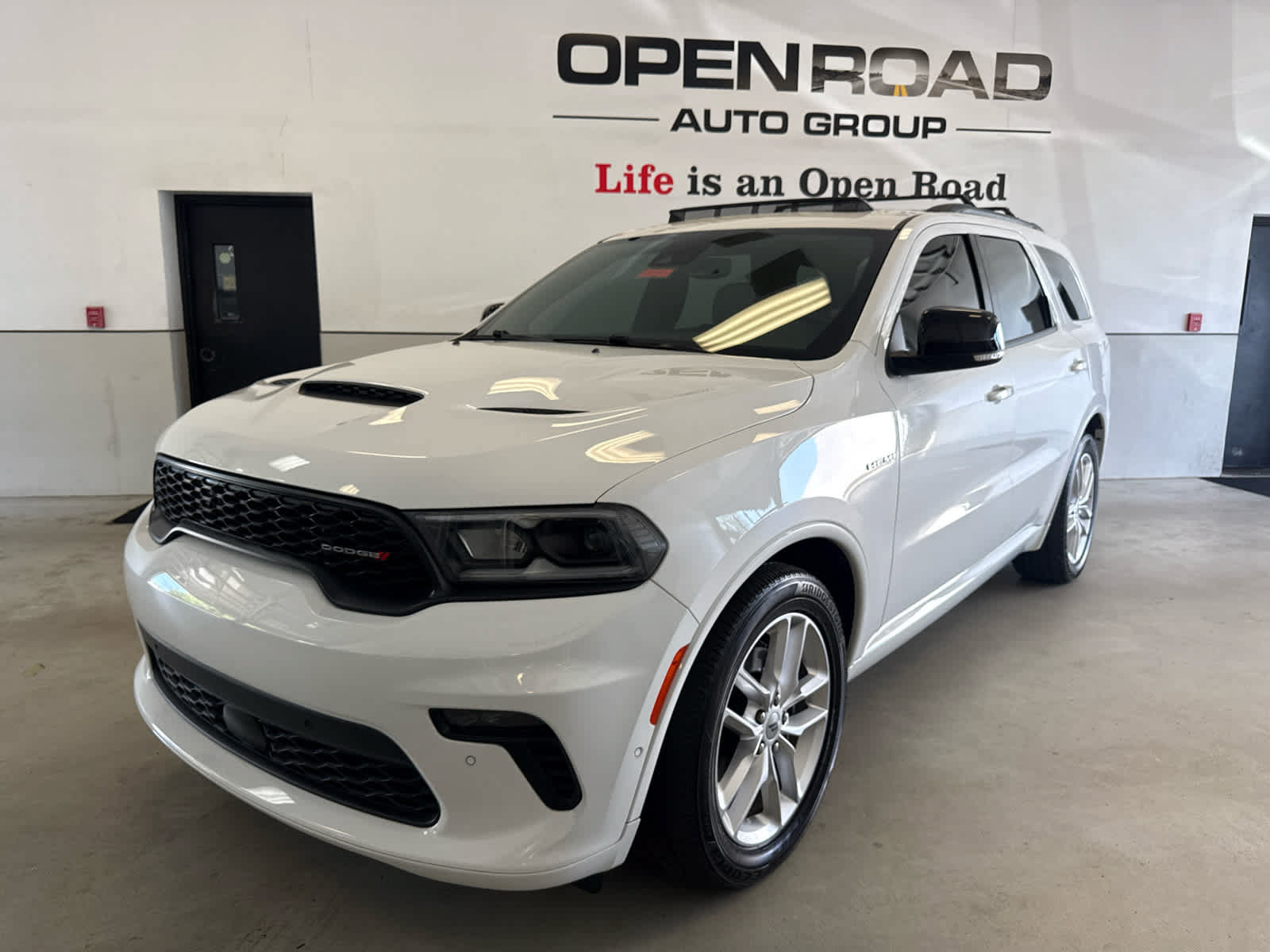 Used 2023 Dodge Durango R/T AWD/4WD image 3