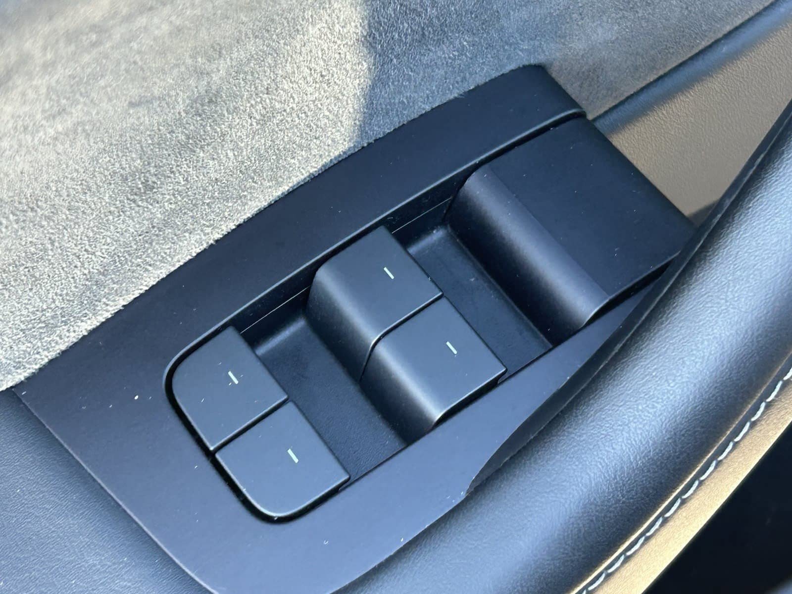 Used 2023 Tesla Model Y AWD image 26