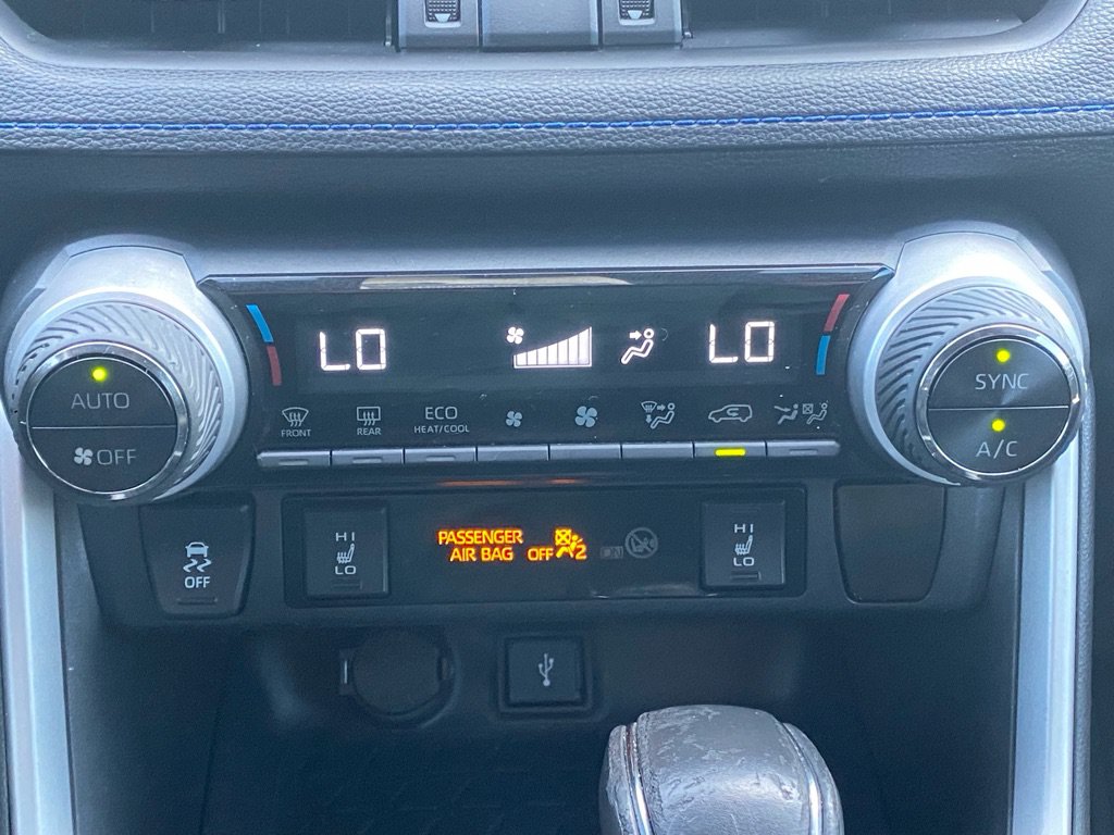 Used 2020 Toyota RAV4 XSE w/ XSE Grade Weather Package AWD/4WD image 29