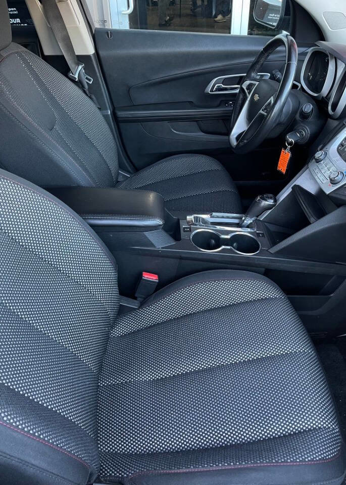 Used 2016 Chevrolet Equinox LT w/ Convenience Package image 3