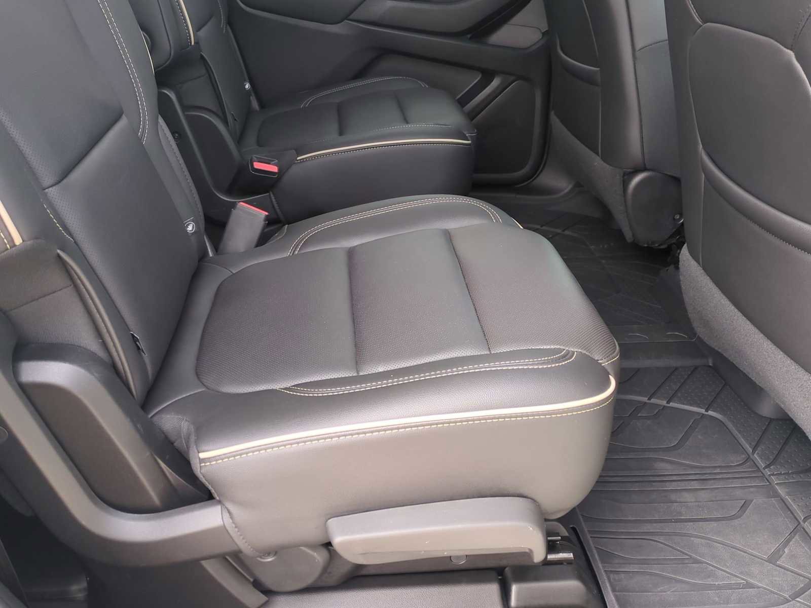 Used 2023 Chevrolet Traverse Premier w/ LPO, Floor Liner Package image 28