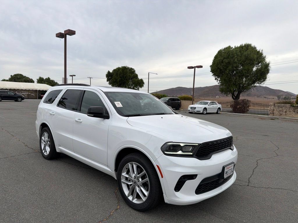 Used 2024 Dodge Durango GT RWD image 2