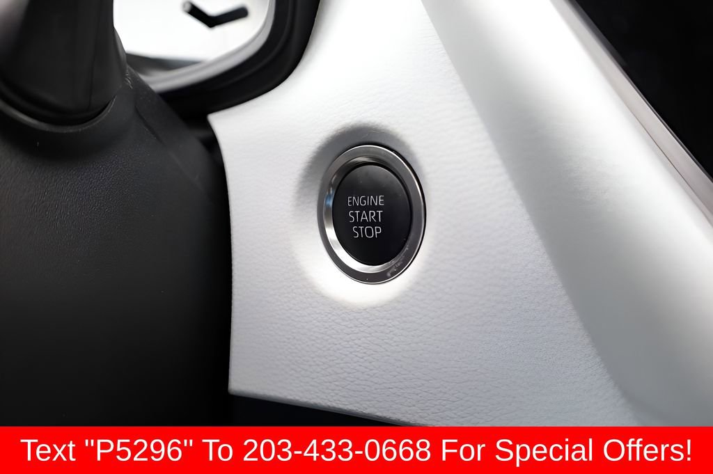 Certified 2025 Toyota Corolla SE w/ SE Premium Package FWD image 34