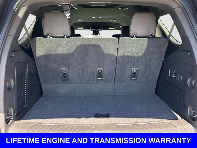 Used 2024 Chevrolet Tahoe LT w/ Luxury Package RWD image 12