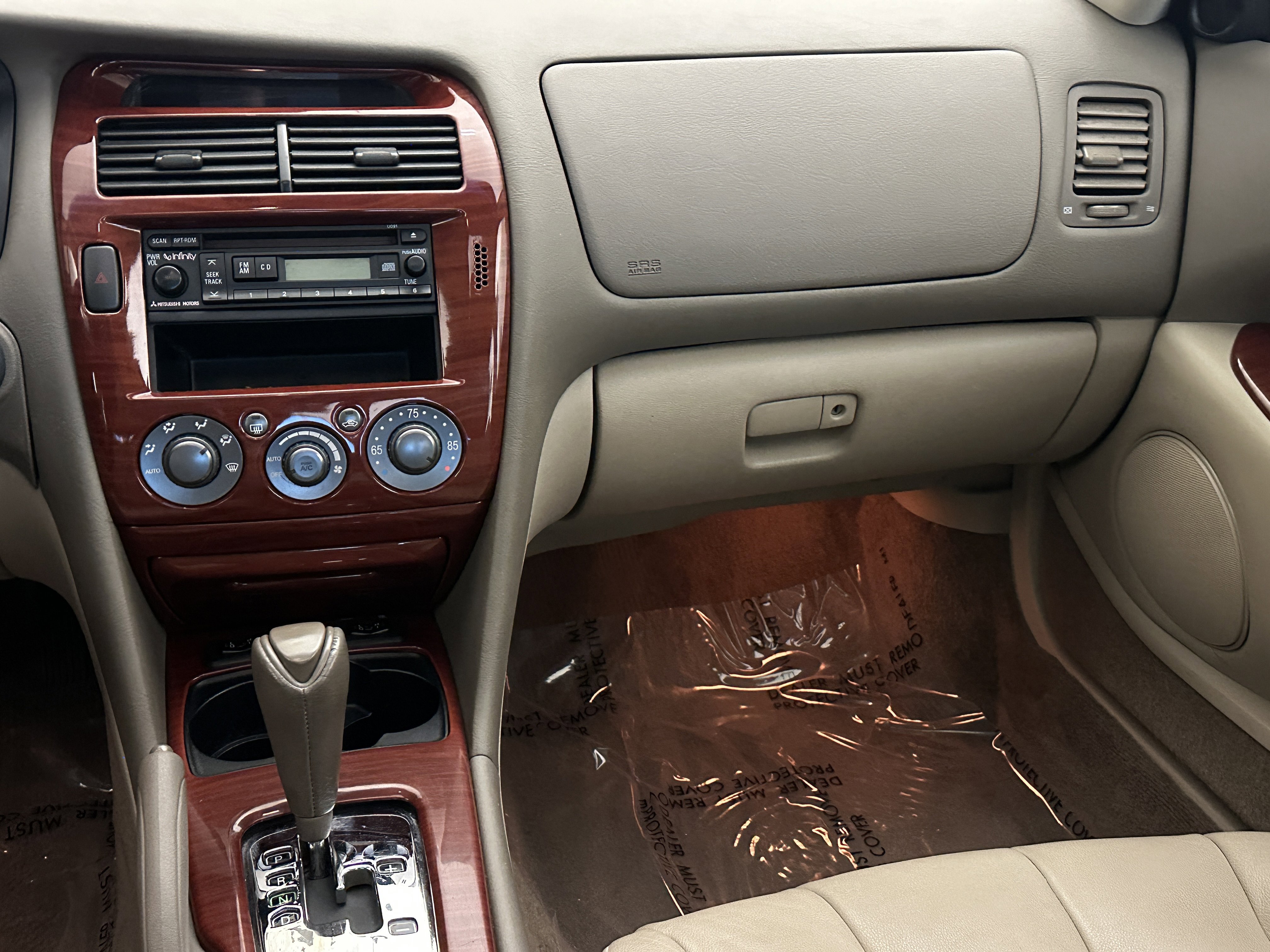 Used 2004 Mitsubishi Diamante LS image 20