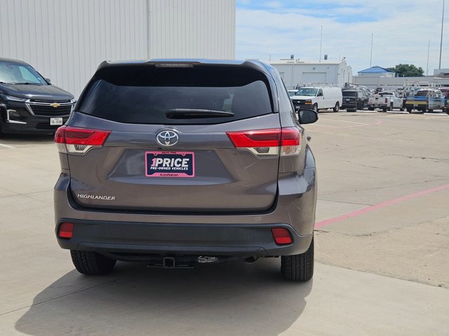 Used 2019 Toyota Highlander LE image 6