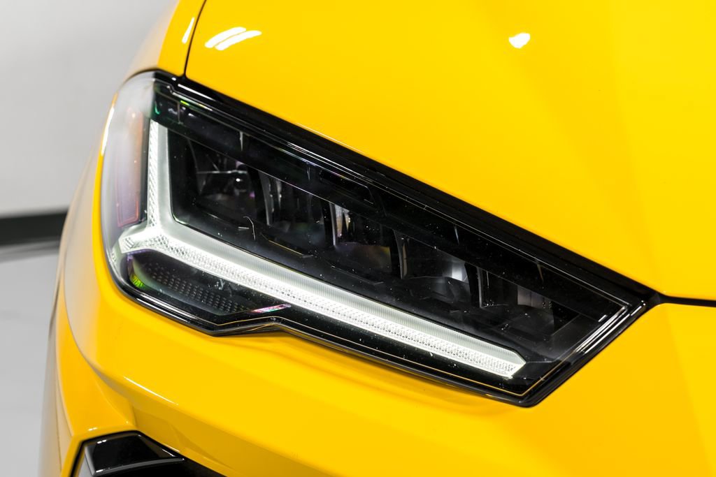 Used 2022 Lamborghini Urus AWD/4WD image 46