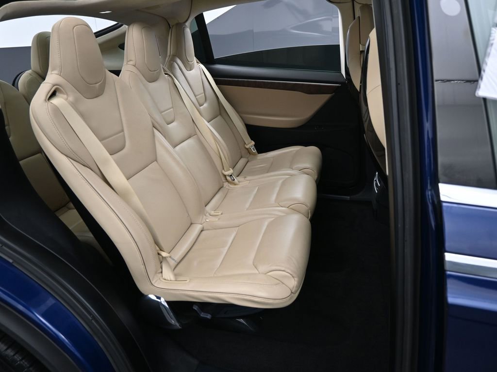 Used 2016 Tesla Model X 90D image 32